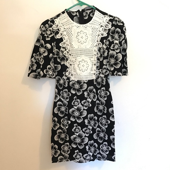 Zara Dresses & Skirts - NWOT ZARA floral dress Zara Dresses & Skirts - NWOT ZARA floral dress